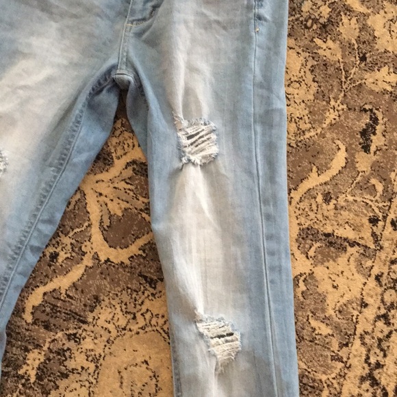 Light Skinny Jeans - Picture 3 of 4